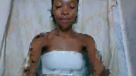 Snapshot of chariola0101 chatting on 5, 2, 2025 chariola0101 online show from 5, 2, 2025