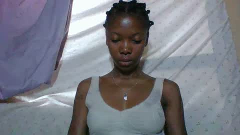 Snapshot of chariola0101 chatting on 4, 3, 2025 chariola0101 online show from 4, 3, 2025