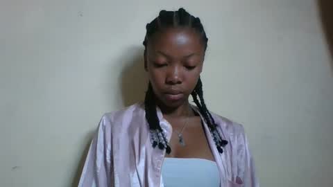 Snapshot of chariola0101 chatting on 12, 3, 2025 chariola0101 online show from 12, 3, 2025