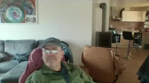 Snapshot of charles6064 chatting on 2, 1, 2025 charles6064 online show from 2, 1, 2025