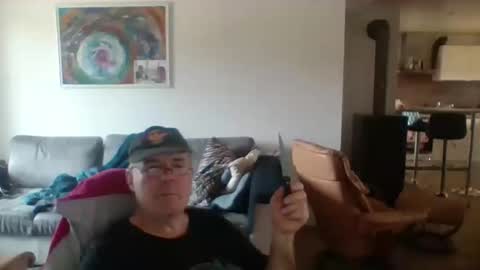 Snapshot of charles6064 chatting on 6, 11, 2025 charles6064 online show from 6, 11, 2025