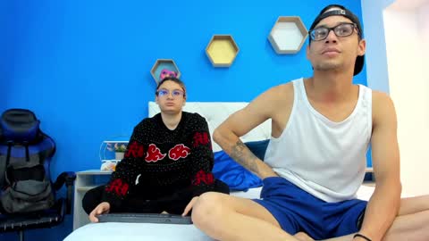 Charles y Elara online show from 4, 1, 2025