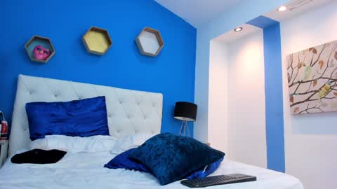 Charles y Elara online show from 10, 1, 2025