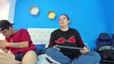 Charles y Elara online show from 23, 1, 2025