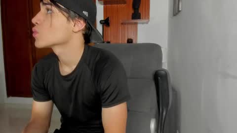 Snapshot of charley_morgan chatting on 21, 2, 2025 charley_morgan online show from 21, 2, 2025