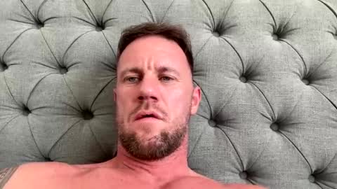 charlie096552 online show from 22, 4, 2026