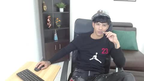 Snapshot of charlie_oconnor chatting on 8, 2, 2025 Charlie oconnor online show from 8, 2, 2025