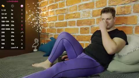 Charlie Smiley online show from 16, 12, 2025