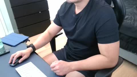 charliekkw online show from 23, 11, 2025