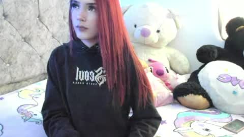 Snapshot of charllotte__hall_ chatting on 3, 5, 2026 charllotte__hall_ online show from 3, 5, 2026