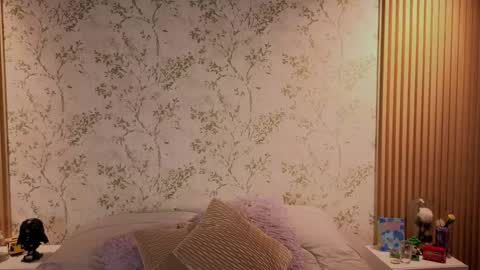 Snapshot of charlote__miller chatting on 4, 5, 2026 You honey online show from 4, 5, 2026