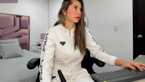 Charlote online show from 15, 10, 2025