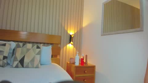 charlotee18_ online show from 9, 11, 2025