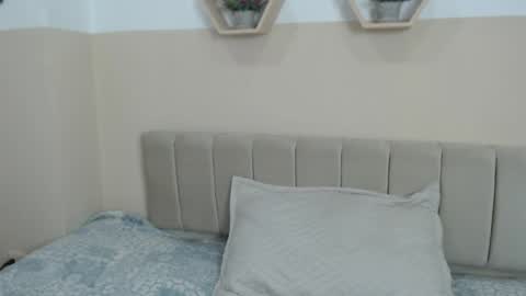 charlothe_dumont online show from 24, 4, 2026