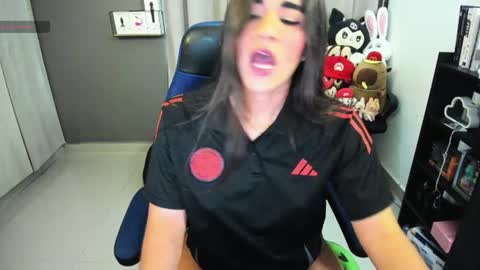 Snapshot of charlott__v chatting on 23, 6, 2026 Valery online show from 23, 6, 2026