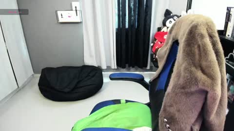 Snapshot of charlott__v chatting on 16, 7, 2026 Valery online show from 16, 7, 2026