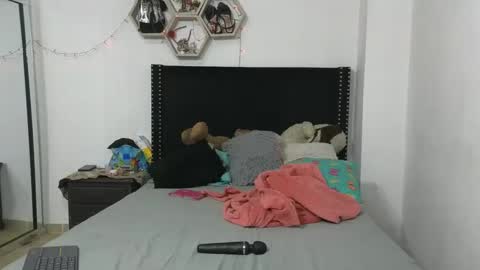 charlotte_027 online show from 17, 1, 2025