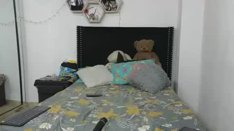 charlotte_027 online show from 19, 1, 2025