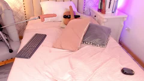 Snapshot of charlotte__08 chatting on 23, 1, 2025 Charlotte online show from 23, 1, 2025