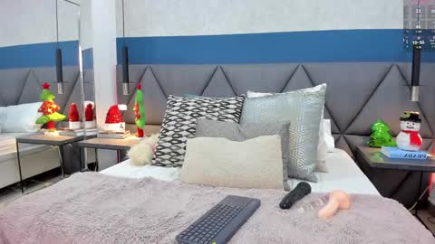 Snapshot of charlotte_copper chatting on 21, 12, 2024 Charlotte online show from 21, 12, 2024