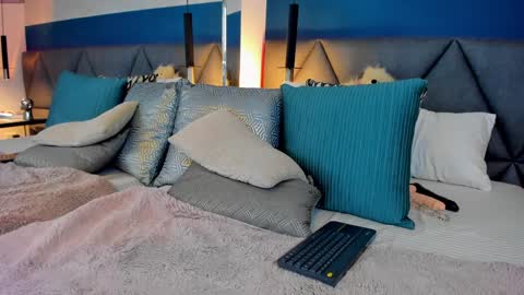 Snapshot of charlotte_copper chatting on 12, 1, 2025 Charlotte online show from 12, 1, 2025