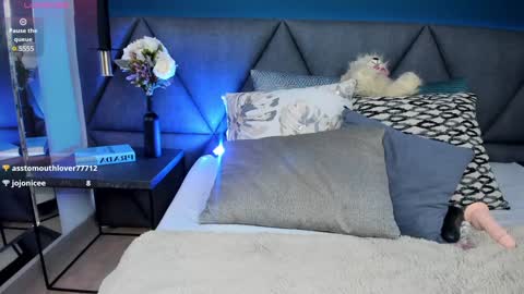 Snapshot of charlotte_copper chatting on 24, 1, 2025 Charlotte online show from 24, 1, 2025