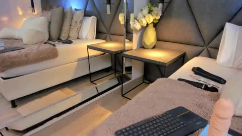Snapshot of charlotte_copper chatting on 24, 2, 2025 Charlotte online show from 24, 2, 2025
