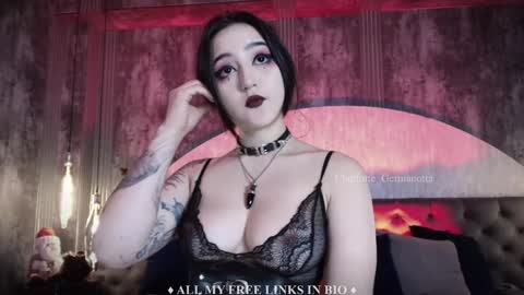 Charlotte online show from 17, 12, 2024