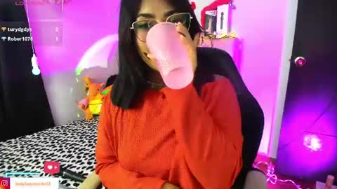Snapshot of charlotte_queen20 chatting on 6, 8, 2026 Charlotte online show from 6, 8, 2026