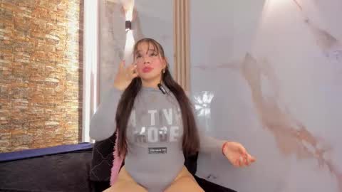 Snapshot of charlotte_thompson10 chatting on 27, 10, 2025 charlotte online show from 27, 10, 2025