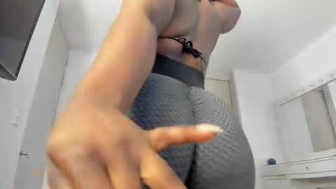 Snapshot of charlotte_tiller chatting on 18, 6, 2026 Yuli online show from 18, 6, 2026