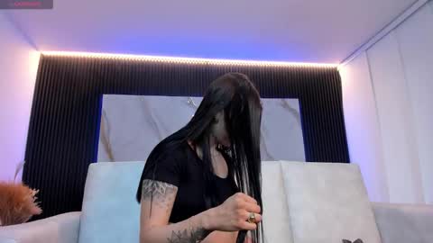 Charlotte  Everyday From 0700 to 1300 Col Time online show from 25, 11, 2025