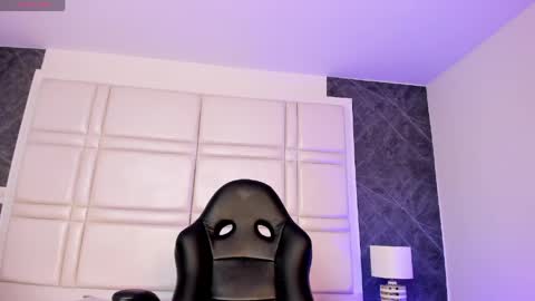 Snapshot of charlotte_whitee1 chatting on 13, 5, 2026 Charlotte Everyday From 0700 to 1300 Col Time online show from 13, 5, 2026