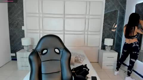 Snapshot of charlotte_whitee1 chatting on 19, 5, 2026 Charlotte Everyday From 0700 to 1300 Col Time online show from 19, 5, 2026