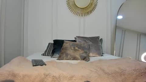 charlottebrownn_ online show from 20, 9, 2025