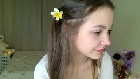 Snapshot of charming_bliss chatting on 4, 4, 2026 Kaylee online show from 4, 4, 2026