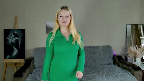 Snapshot of charming_cutie_ chatting on 18, 9, 2025 charming_cutie_ online show from 18, 9, 2025