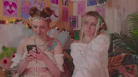 Snapshot of charming_lilly chatting on 28, 4, 2026 Lissa online show from 28, 4, 2026