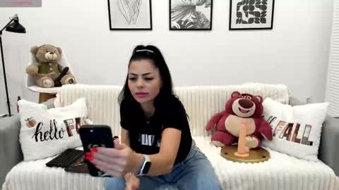 Snapshot of charmvanesa chatting on 21, 9, 2025 charmvanesa online show from 21, 9, 2025