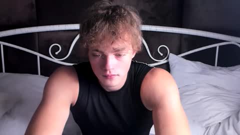 Snapshot of chase_muscular chatting on 25, 9, 2025 Chase online show from 25, 9, 2025