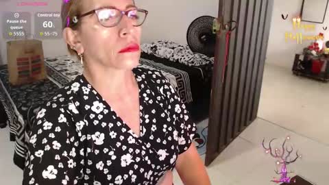 CHAYLA VICTORIA RUIZ  online show from 18, 10, 2025