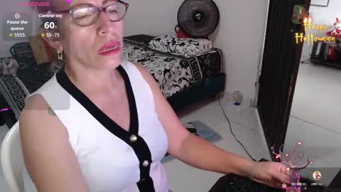 CHAYLA VICTORIA RUIZ  online show from 27, 10, 2025