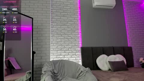 Jenny  please dont forget to thumbs up me  online show from 9, 12, 2024