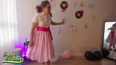 Snapshot of cheek_chic12 chatting on 26, 9, 2025 Regina Phalange online show from 26, 9, 2025