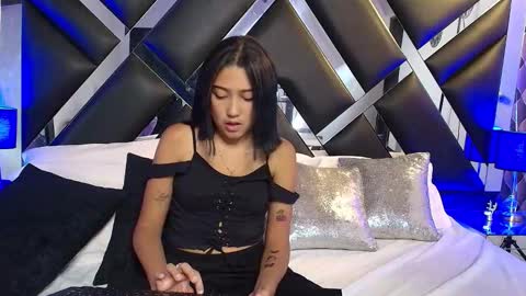 Snapshot of cheerry_moon chatting on 23, 10, 2025 cheerry_moon online show from 23, 10, 2025