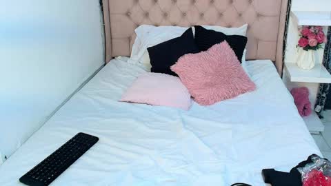 Snapshot of cheerry_moon chatting on 1, 4, 2026 cheerry_moon online show from 1, 4, 2026