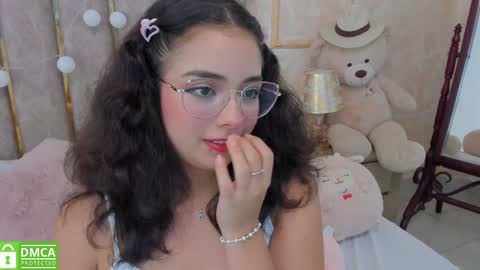 Snapshot of cheerrysweett chatting on 11, 12, 2024 Baby Cherry online show from 11, 12, 2024
