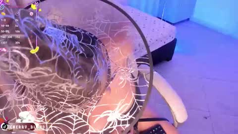 Snapshot of cherry_blond_ chatting on 28, 10, 2025 Cherry online show from 28, 10, 2025