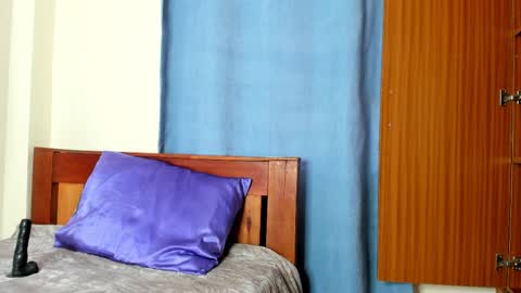 cherry_falls online show from 15, 4, 2026