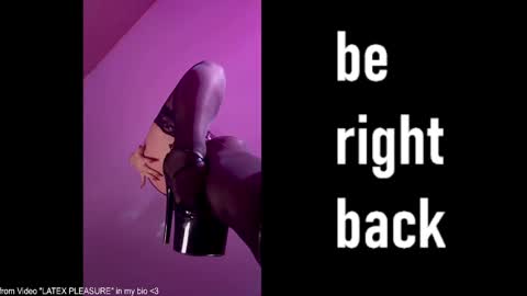 Vanessa Ray  STREAMING TIME everyday of the week  -  German time. except Saturday online show from 4, 2, 2025